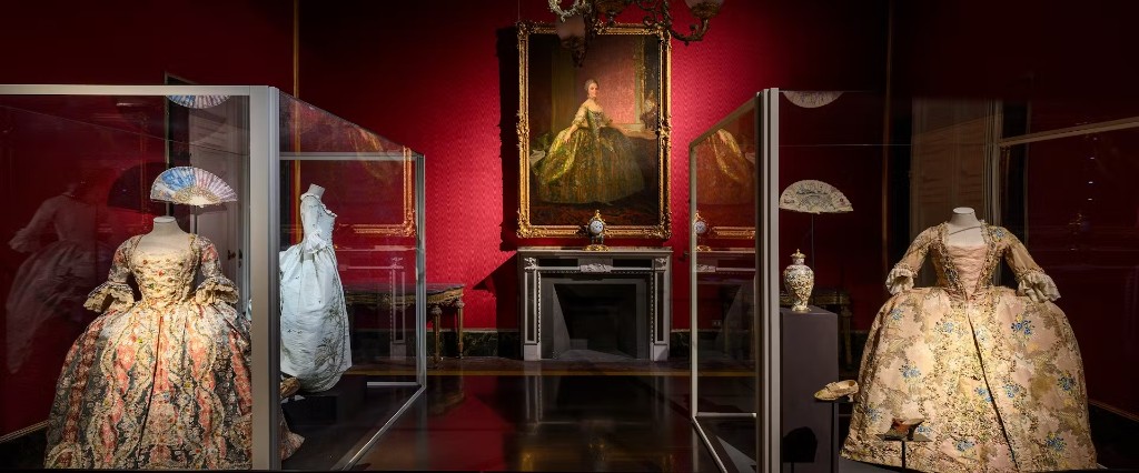 Historic fashion and costume gallery in Florence