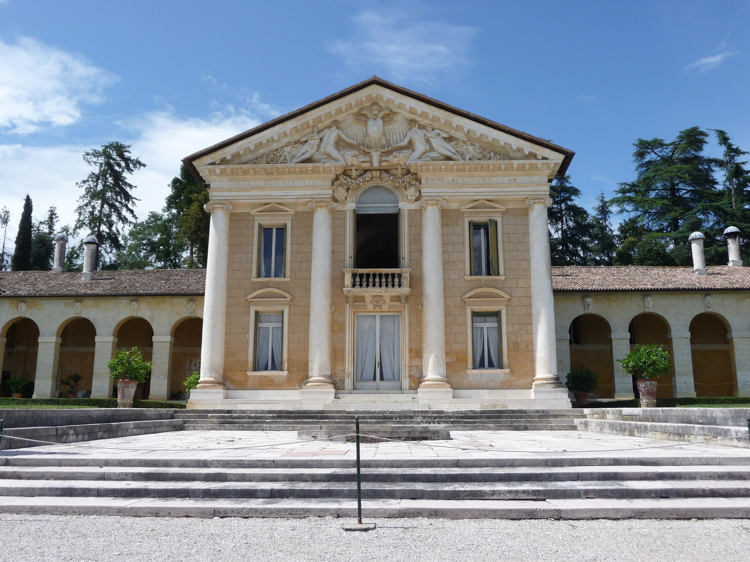 Villa Barbaro, Maser: tetrastyle temple front, pediment relief and arcaded barchesse, photographed for an OHH! ITALY architectural reading