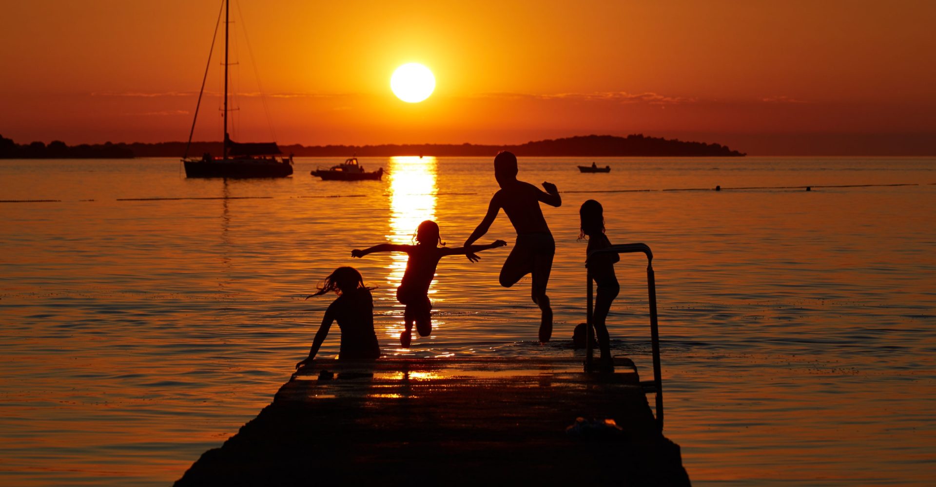 Shutterstock_1186056625-15